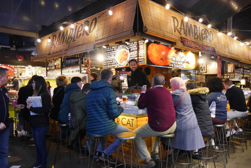 バルセロナ ボケリア市場でおすすめ 日本語メニュー有の人気バル Ramblero De Boqueria でスペイン料理を堪能 Yukilog